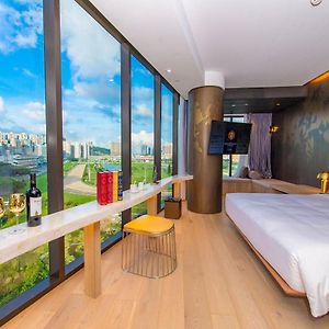 Superior King Suite
